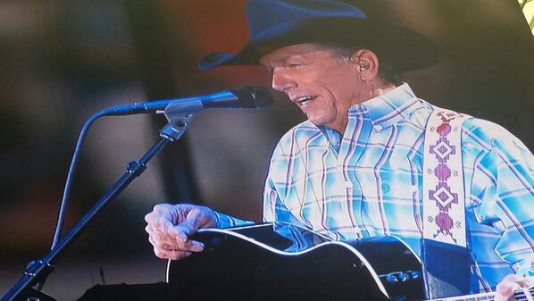 BuffettRVparty's tweet photo. The undisputed king of country music #GeorgeStrait http://t.co/8bBqSC52hx