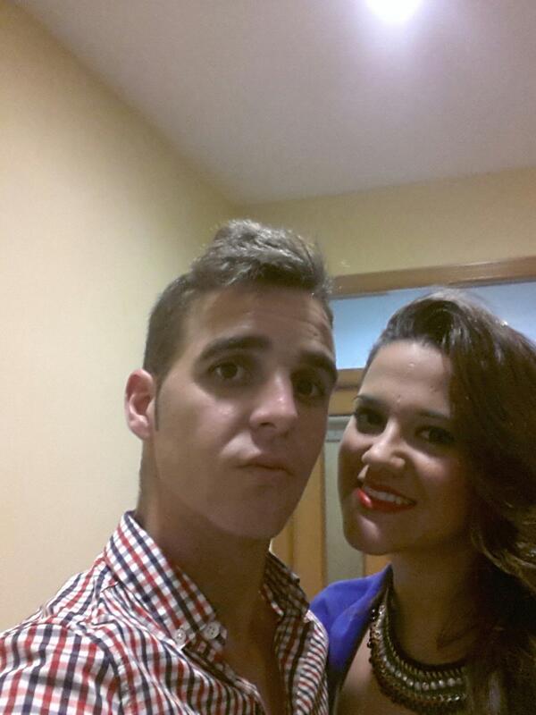 MsSamantha2's tweet photo. Buena nochecita con mi love. @gonzaloggl87 http://t.co/J6HjHeFYK1
