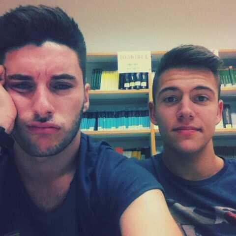 Fran10_95's tweet photo. Sesión golfa de biblio 📚 🌛 http://t.co/C7P5RhCYUs
