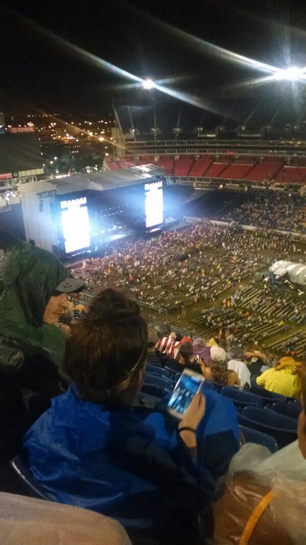 arm92490's tweet photo. #ChevyCMA http://t.co/FHFDfcJ5dM