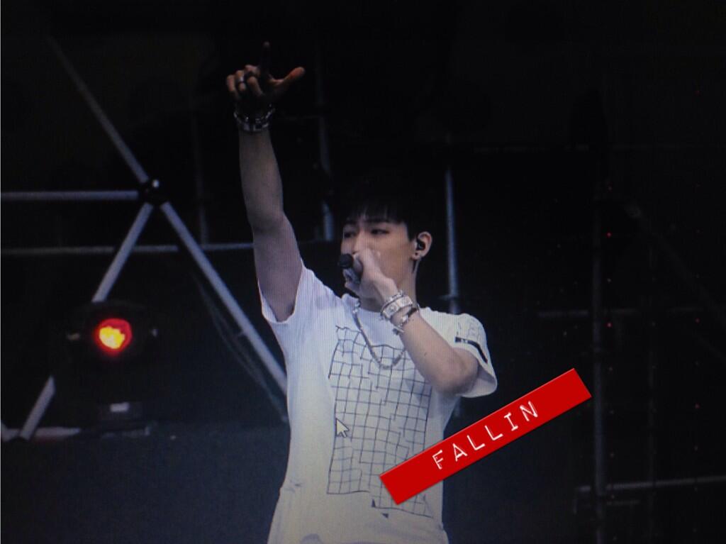 BpksM42CcAE_Cey.jpg:large