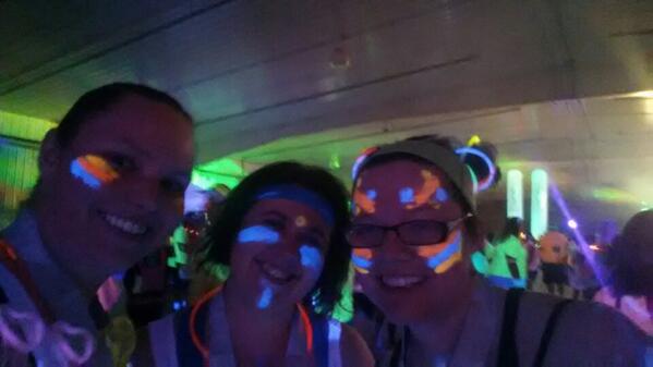 buxombrowncoat's tweet image. First #5K ever.... COMPLETE!!! Thanks @ItsGlowTime for a great night.  #downsizingdorks #ftw #fitness #firsttime