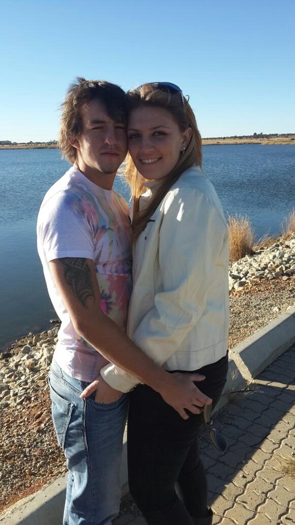 danel_swart's tweet photo. Ek en my liefie xx <3 http://t.co/K69F49IIq3