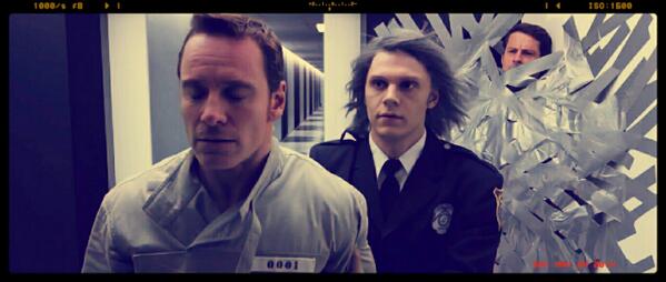 PeterMaximoff_'s tweet photo. Erik @ErikM_Lehnsherr is like a girl hahaha http://t.co/iLCLk1H5Ag