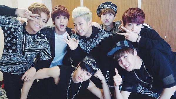 bts_bighit's tweet photo. [#오늘의방탄] 일본에서 열린 <No More Dream>릴리즈 이벤트에 와주신 모든 팬 여러분 고맙습니다.조심히 들어가세요! 
きょうきていただいたにほんあーみーのみなさん
ありがとうございました！ またあいましょう~ http://t.co/9WhHgho9Kh