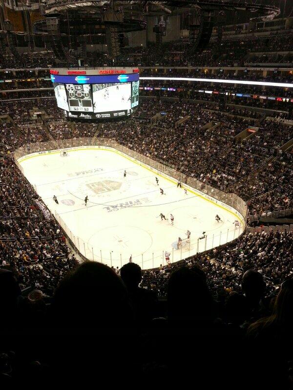 KevinRios_COB's tweet photo. #GoKingsGo #DreamsComeTrue #Game2 #TheCup http://t.co/Tm4aMOdEo6