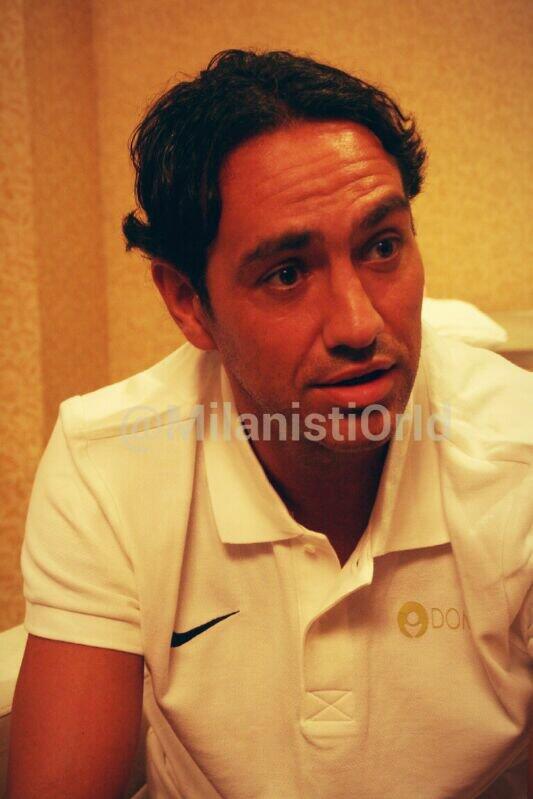 Nesta setelah match.. Grazie <a href="/sandronesta13/">Alessandro nesta</a>