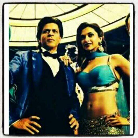 HNYFan_Club's tweet photo. @iamsrk 

@deepikapadukone http://t.co/SR3t5NpKC0