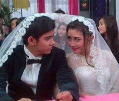 junAJOLA's tweet photo. @alysyarief @aliando26 &amp; @PrillyBie nikah :) http://t.co/eQ9UciNoyA