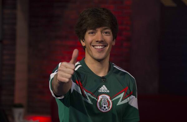 XLaBanda's tweet photo. ¿Ya estás listo para ver a @rogergzz en #XLaBanda? ¡Falta poco! http://t.co/JIwX0m96LQ