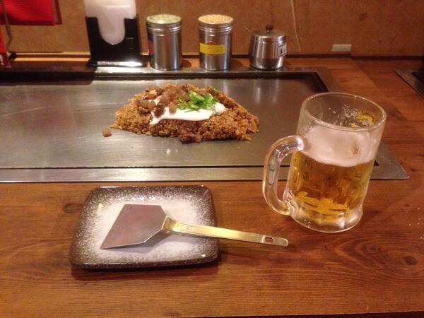 mitsu0815's tweet photo. 神戸なう(^o^)
昼からビールうまい‼ http://t.co/M0K8F0MU7P