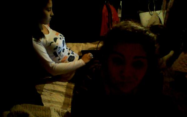 SoffiBeltramo's tweet photo. Cami feisbookqueando #Ahke. http://t.co/6rLXeqavsA