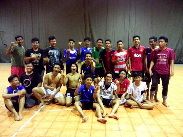 nicksdoom's tweet photo. Semalem semuanga gokil brad!! http://t.co/2oQz6vZPL2