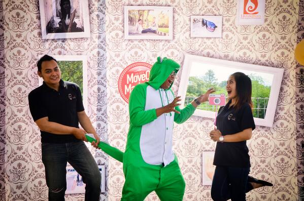 lintangjinggaID's tweet photo. @bimbim_midmid @yoga_stark @WElstern @MoveOnMarket #showtime http://t.co/PR8F7YtIfL