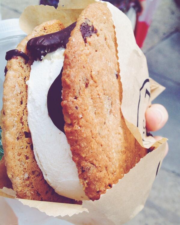 Had the best icecream-sandwich ever today <a href="/smorgasburg/">Smorgasburg</a> <a href="/goodbatch/">goodbatch</a> still dreaming of it #foodie #nomnom #smorgasburg