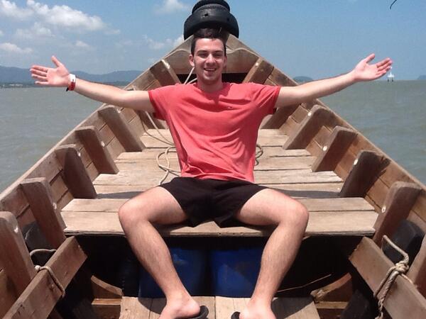 michalis20593's tweet photo. #ysbh #thailand http://t.co/VJQR5cCfnG