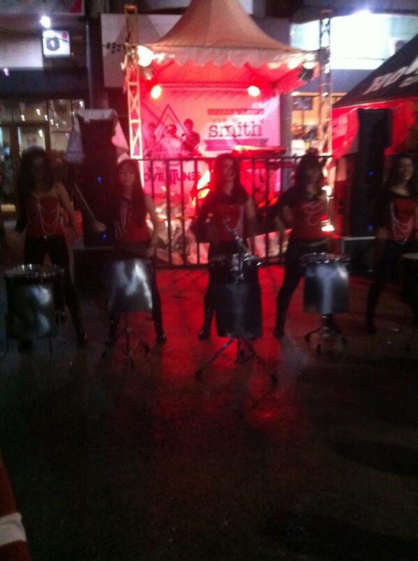 Dan sekarang ada perform dari wanita-wanita cantik <a href="/BL_Percussion/">BorneoLadyPercussion</a>