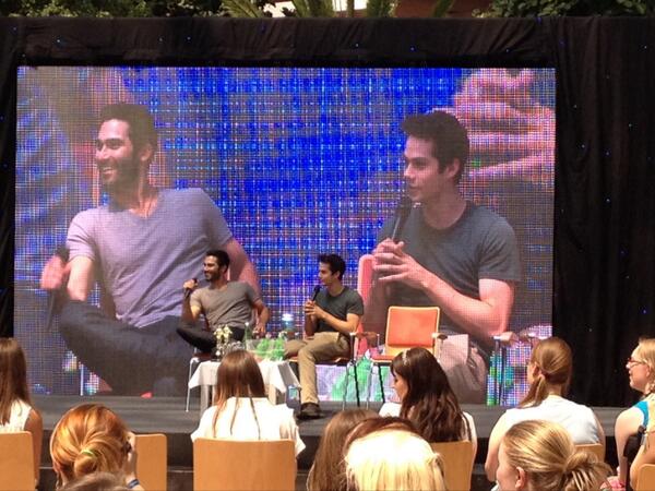 vera_bazinga's tweet photo. The Dylan and Tyler Panel at AlphaCon was awesome http://t.co/8mqTi1Yj6R