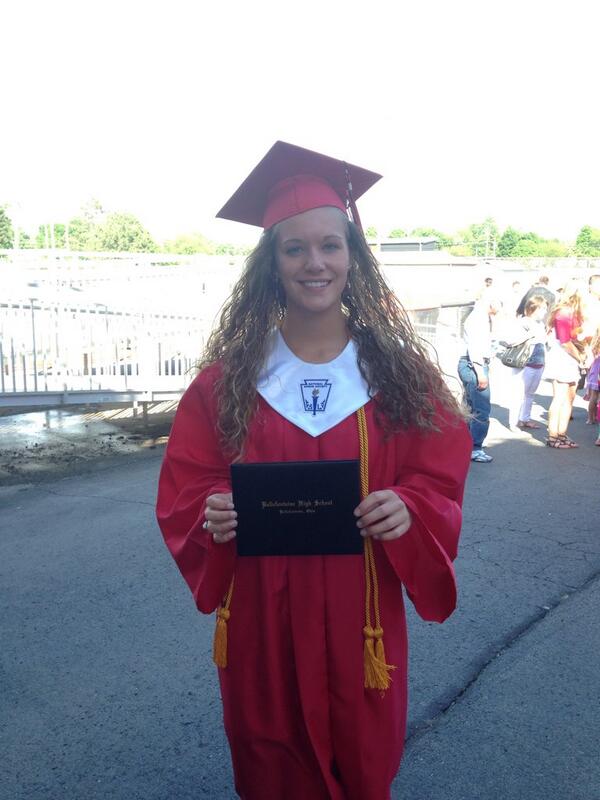 Jessicaswim's tweet photo. On to bigger and better things at @wrightstate 😊👍🏆 http://t.co/OOmKNfXsNY