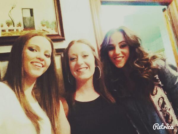 coralmg93's tweet photo. Cuando la vieja escuela se junta pa salir...jajajajjjajja @hermiribiri #lau http://t.co/XB7cIwllxH