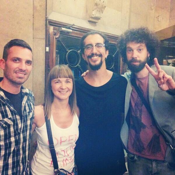glossmery's tweet photo. @Damianmolla @juanhormiguero  una tarde muy divertida , muchas gracias x vuestra paciencia y dejarnos hacer fotitos!! http://t.co/lizEdoZzmm