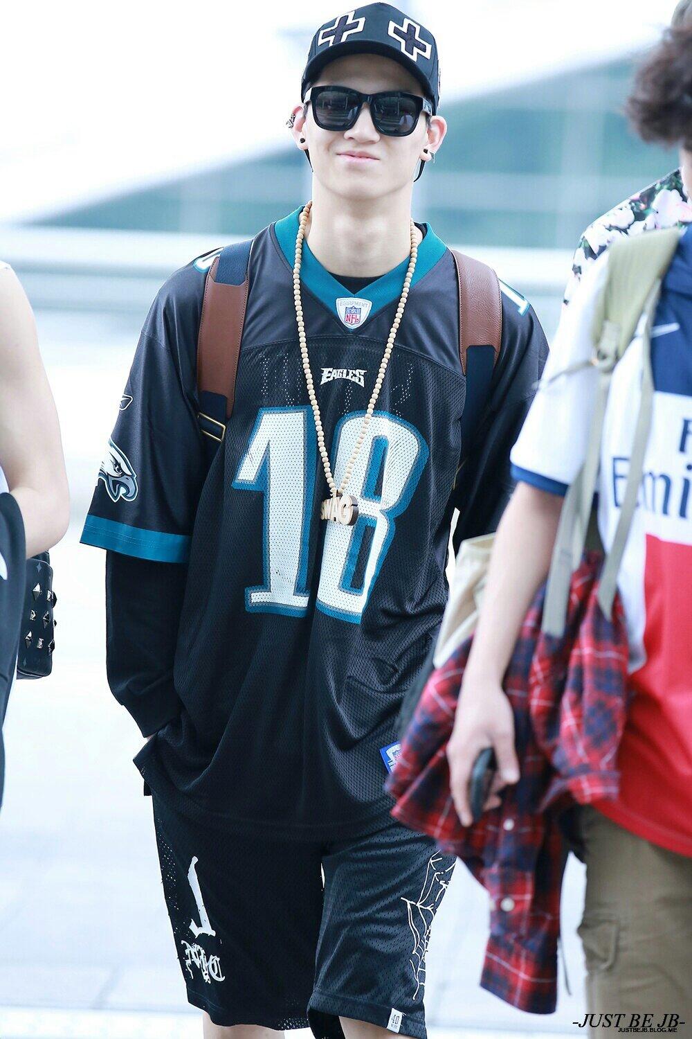 Bpm7n3GCQAAM8dJ.jpg:large