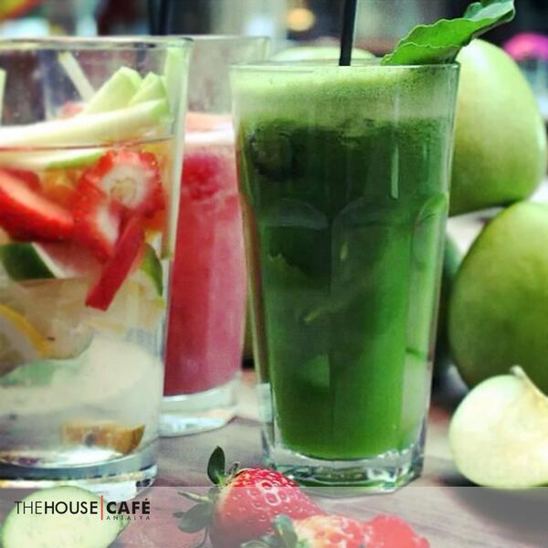 Yazın tüm renkleri The House Cafe Antalya ile masanızda! İyi pazarlar :)