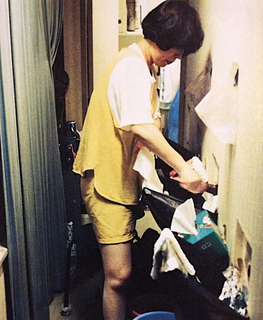 娼家の手帖 on X: ラッキーホールの向こう側。歌舞伎町 1984年 撮影蛭川虹路氏 http:t.coa7GvNfJlQ1  X