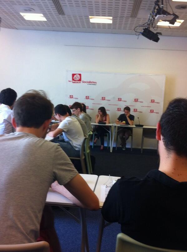 MJSVosges's tweet image. Comme hier, le @MJSVosges est présent au CN des @JeunesSocialist. 
Une perspective : le renouvellement de la gauche.