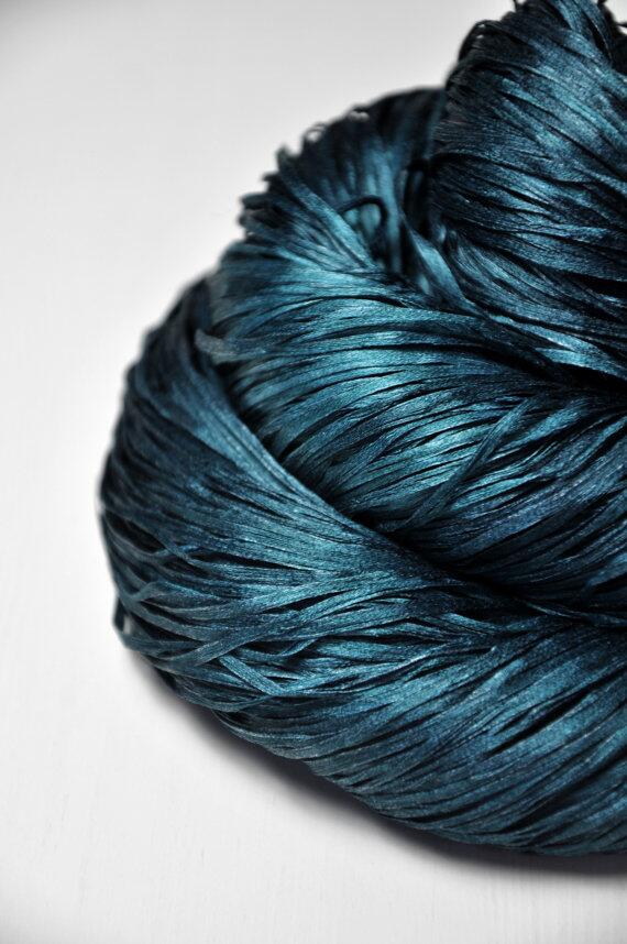 dyeforyarn's tweet photo. More #yarncandy in our weekly #update @dyeforyarn and #dyeforwool. Visit https://t.co/6CM63wYFBT for this beauty http://t.co/TTFsnabyCA