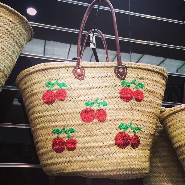 sus_caprichos's tweet photo. Capazo cerezas http://t.co/9azGW45K1V