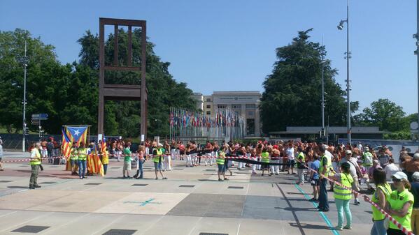 Ja comença a haver-hi caliu!! <a href="/CCGinebra/">CentreCatalàGinebra</a> @CCLausanne <a href="/xiquets/">Xiquets de Reus</a>