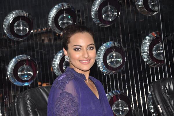 ImKumar786's tweet image. Pic:6 &amp;lt;3 @sonakshisinha on the sets of #JDLJ ! @ColorsTV
