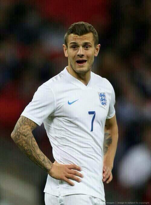 EssaBastaki's tweet image. :Who should start at the World Cup for @england?

Retweet for Wilshere

Favorite for Henderson