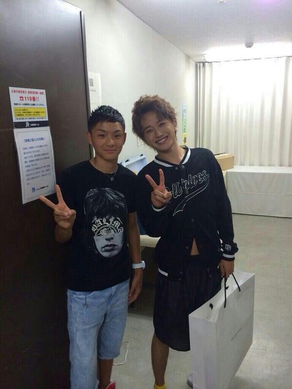 PRINCESS___DOLL's tweet photo. ちょ、にっしーお腹出てる？
うは(    ＾P＾)♡♡
ごちそうさまです󾦀♡ http://t.co/PNVTMqP1jI
