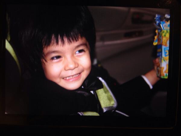 Melik_kid's tweet photo. เด็กน้อยน่ารักมากเลย กลับแล้วนะคะ http://t.co/9xZoj3pfxF