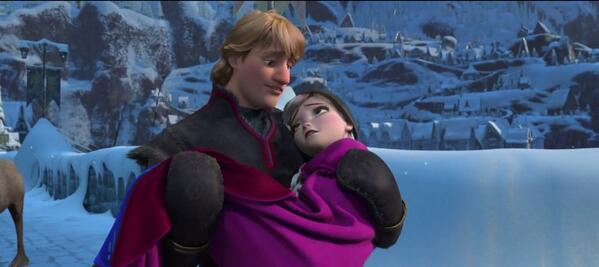 や さ い 入学済10年生 ハンスとクリストフのお姫様抱っこの違いについて語りたい クリストフはしっかり包み込むようにアナ を抱いているのに対し ハンスは多少投げやりである ここに真の男子力が垣間見える気がするよ Http T Co Am4secbmx6