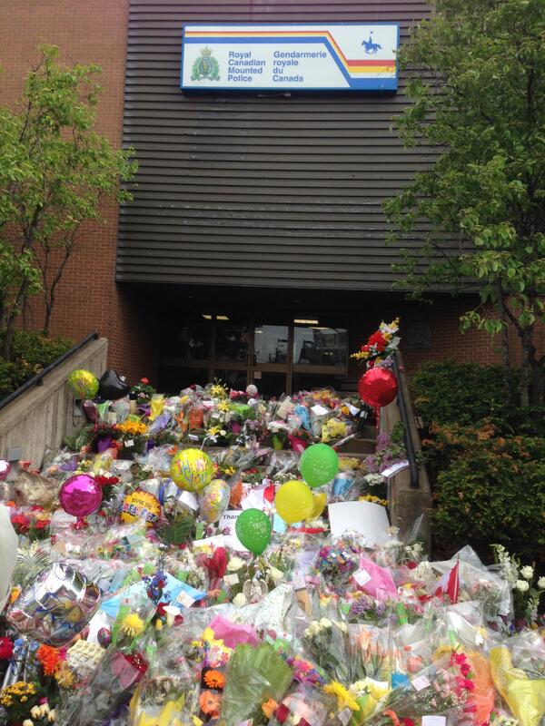 RCMPNB's tweet photo. “@rcmpgrcpolice #RCMP Commr: Thank you Canada for your incredible support through this difficult time. http://t.co/jQl8Qs2k04” #rcmpfallen3