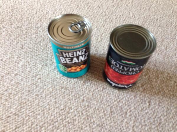 veemyth's tweet image. @ThisisDavina uses weights, I use tins #exercisefail #ToolsToSucceed