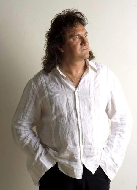 VALENCIA FEESTEN 2014 met op Maandag 18 Augustus "Hollandse artiesten parade "o.a.met deze artiest <a href="/rogervmeer/">rogervanmeer</a>