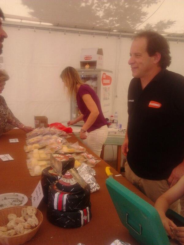 Los amig@s de <a href="/LosCaserinos/">Los Caserinos</a> en el Encuentro de las Villaviciosas en #VillaviciosadeOdón