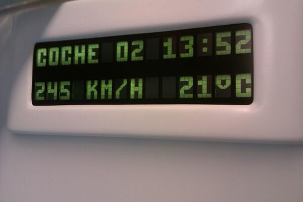 SandrixAlonso's tweet photo. Pues le gusta ir con calma al conductor http://t.co/JOMuTwzPAZ