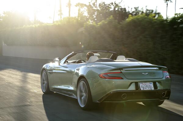 astonmartin tweet picture
