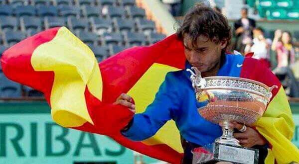 Alza_tu_bandera's tweet photo. GENIO, GRANDE Y FIGURA. ¡CAMPEÓN!  9 ROLAND GARROS, SIMPLEMENTE EL MEJOR DEL MUNDO #VivaEspaña #OrgulloEspañol http://t.co/UaVgQQPpuW