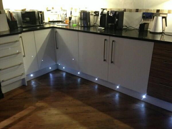 NESest2014's tweet photo. Just finished these off on Friday #lightsallround http://t.co/yqxyGYuumT