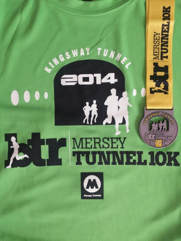 chris_s4's tweet photo. Tunnel10k finished Official time 52mins 08secs pb (just!) All 4 a great cause @ClaireHseEvent
https://t.co/hClDDZe7Lx http://t.co/rpEZfO61Bw