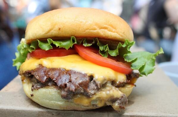 Foodsnapshots's tweet photo. Cheeseburger http://t.co/fs3KcjIVao