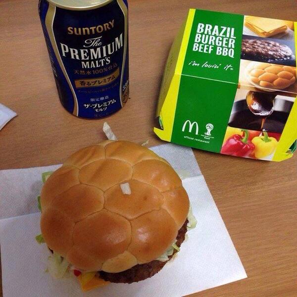 chntim's tweet photo. “@FootballFunnys: McDonald's World Cup burger. http://t.co/0JvrP7sLQ8” @jejesis