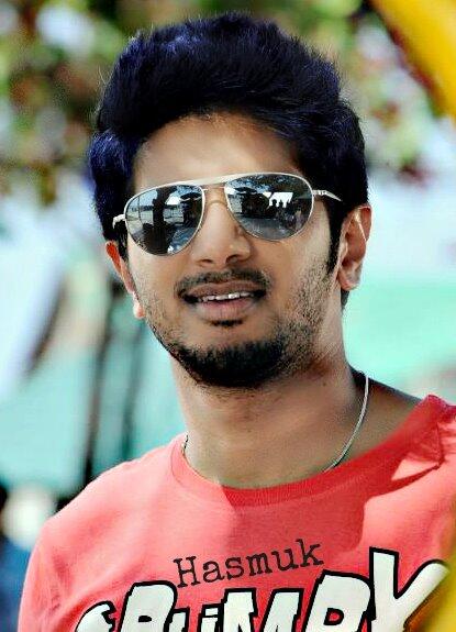 DulquerFanpage's tweet photo. The Heart Breaking Kid Dulquer Salman @DulquerFanpage http://t.co/q7DzViuS2A