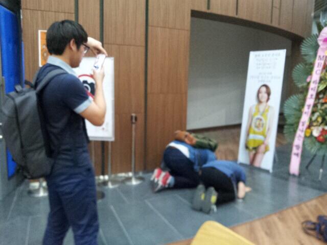 BpnKJ5ZCMAAURIc.jpg:large